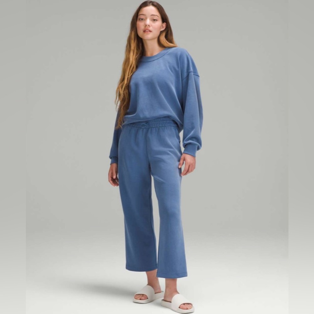 Lululemon  softstreme cropped pants